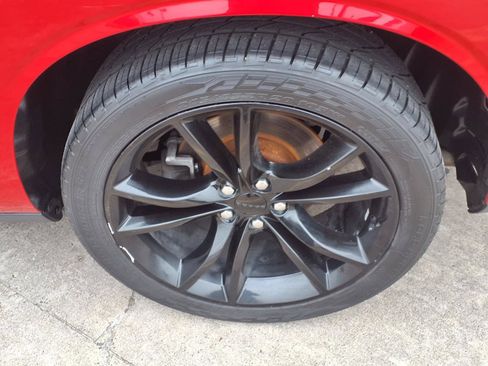 Used 2016 Dodge Challenger SXT w/ Blacktop Package RWD image 10