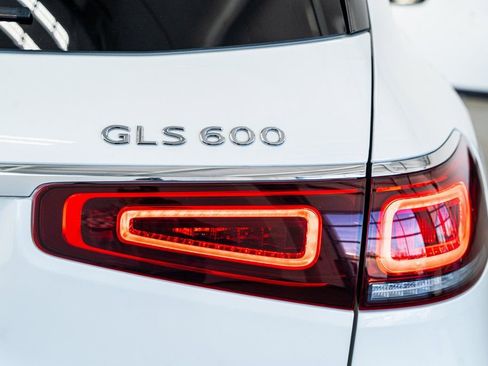 Used 2021 Mercedes-Benz Maybach GLS 600 4MATIC image 29