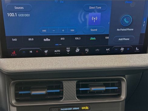 New 2025 Ford Maverick XLT w/ XLT Luxury Package image 16