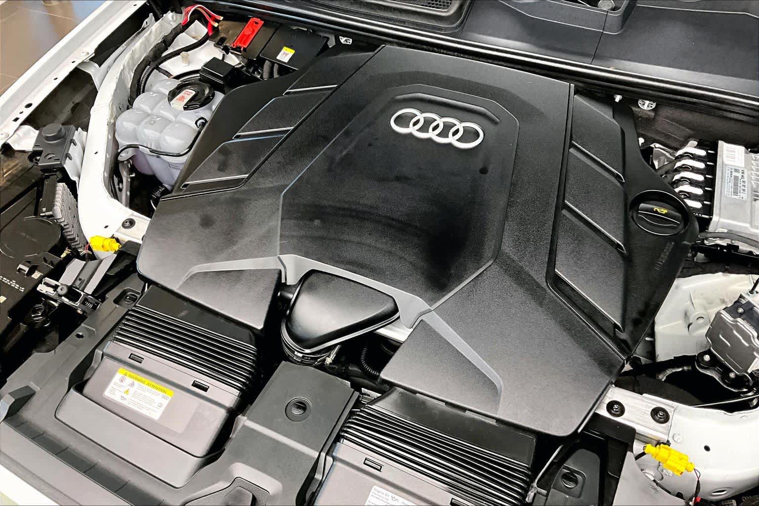 Used 2023 Audi Q7 3.0T Premium Plus w/ Premium Plus Package AWD/4WD image 31
