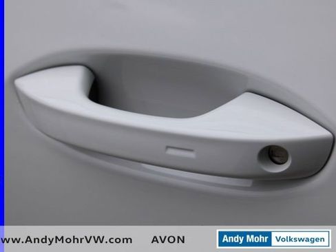 Used 2025 Volkswagen Tiguan SE image 15