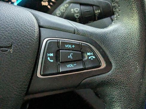 Used 2019 Ford Escape SEL image 5