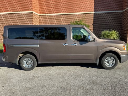 Used 2018 Nissan NV 3500 SV w/ Navigation Package image 16