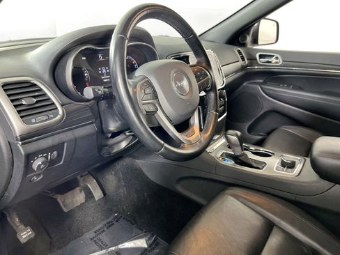 Used 2022 Jeep Grand Cherokee Limited image 9