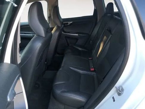 Used 2016 Volvo XC60 T5 Premier image 14