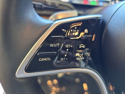 Certified 2025 Mercedes-Benz GLE 450e 4MATIC image 19