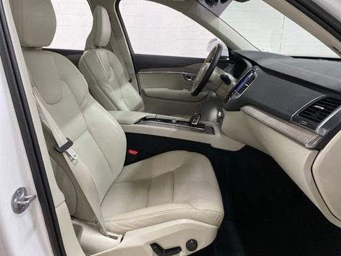 Used 2024 Volvo XC90 B6 Core AWD/4WD image 28
