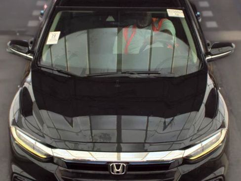 Used 2019 Honda Insight Touring image 2