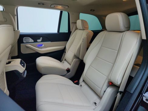 New 2026 Mercedes-Benz GLS 450 4MATIC image 11