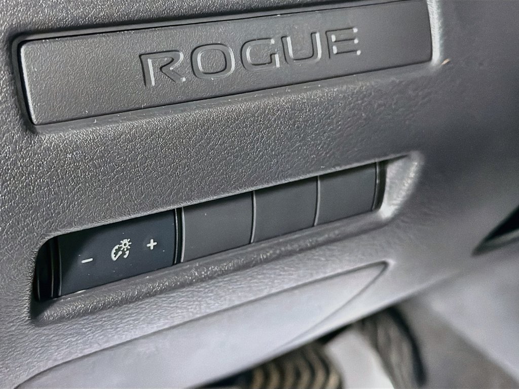 Used 2022 Nissan Rogue S AWD/4WD image 10