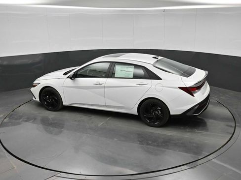 New 2026 Hyundai Elantra SEL Sport FWD image 32