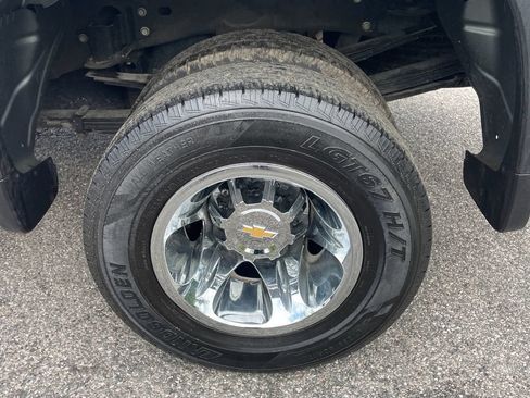 Used 2025 Chevrolet Silverado 3500 LT w/ Safety Package AWD/4WD image 2