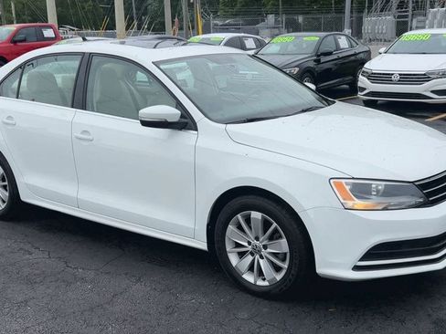 Used 2015 Volkswagen Jetta SE FWD image 2