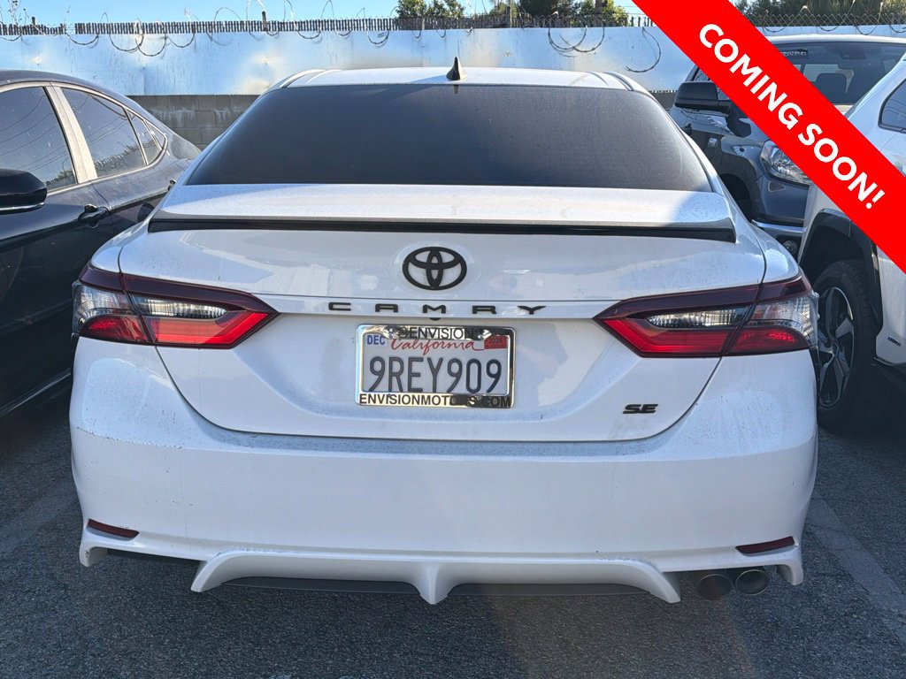 Used 2021 Toyota Camry SE w/ Convenience Package FWD image 2