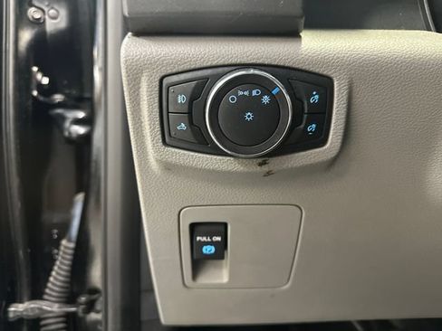 Used 2017 Ford F150 XLT AWD/4WD image 18