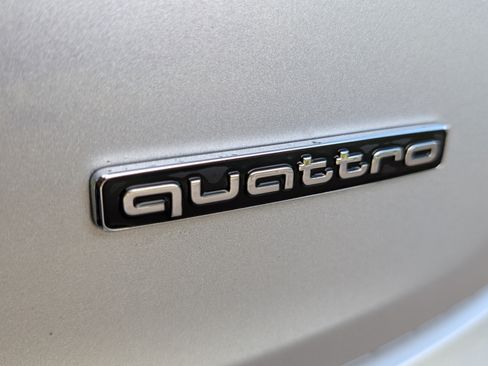 Used 2024 Audi Q5 e Premium Plus AWD/4WD image 32