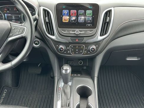 Used 2018 Chevrolet Equinox Premier image 11