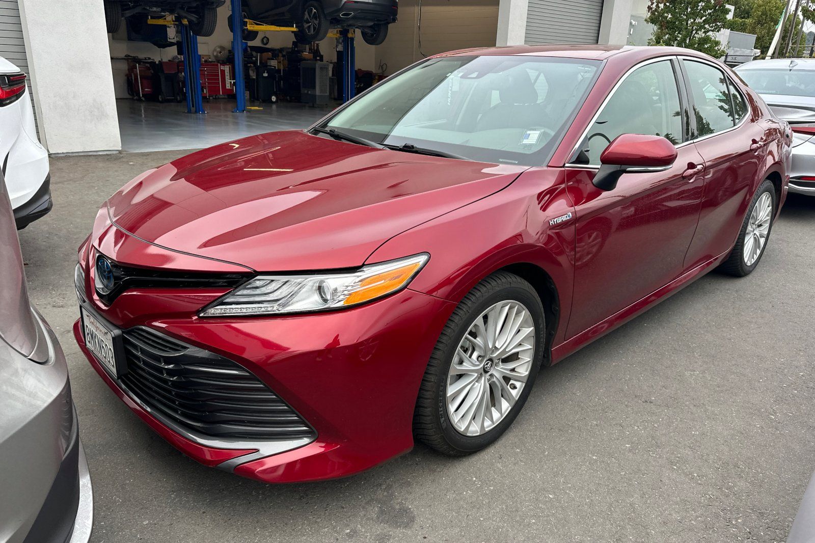 Used 2019 Toyota Camry XLE FWD image 1