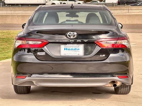 Used 2022 Toyota Camry LE w/ Carpet Mat Package (TMS) FWD image 6