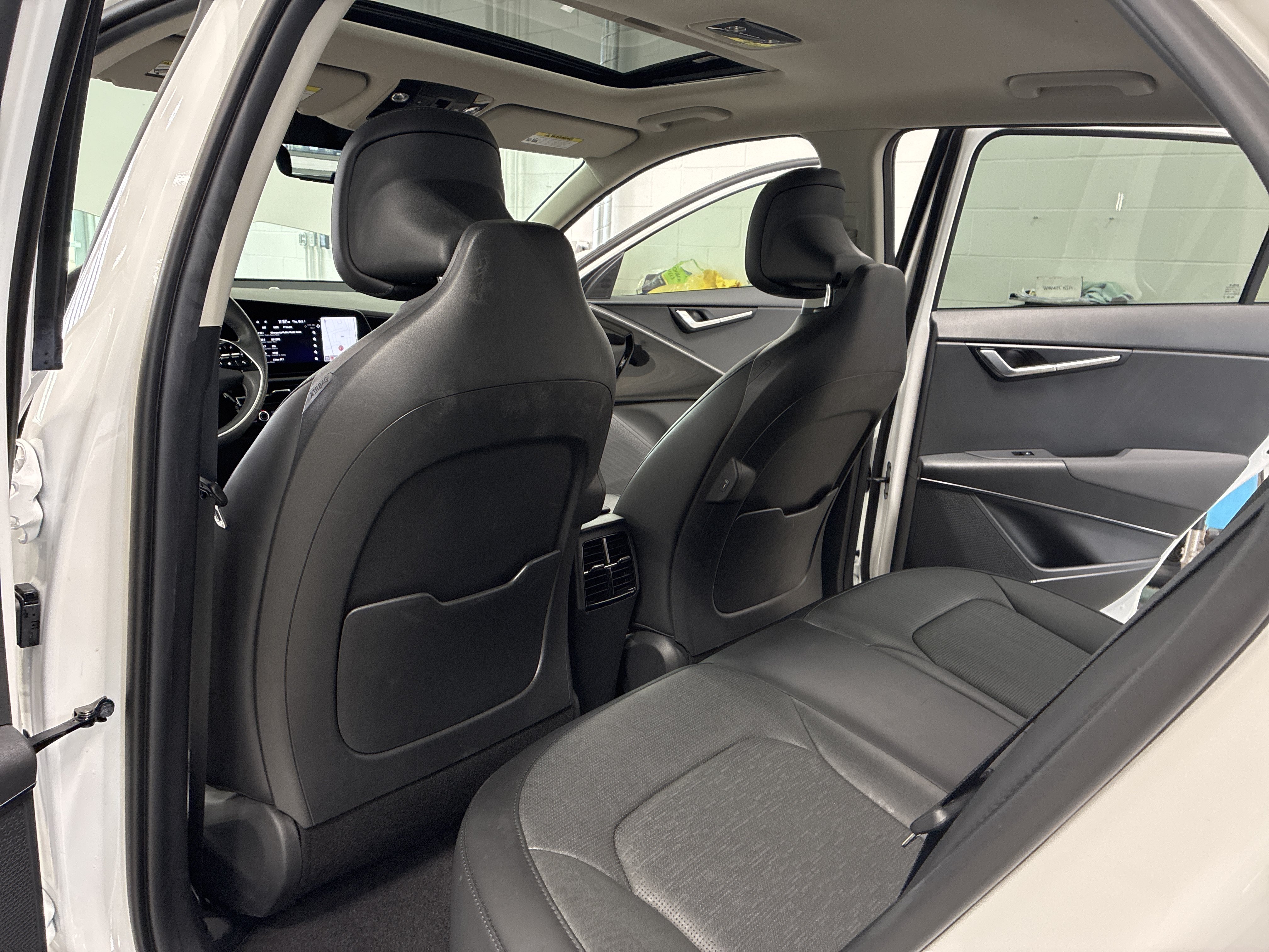 Used 2023 Kia Niro Wave FWD image 13
