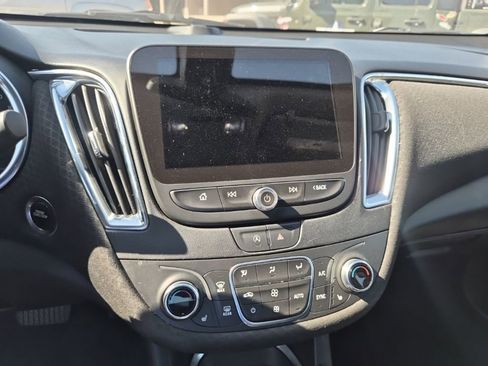 Used 2020 Chevrolet Malibu LT FWD image 25