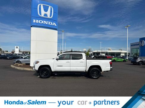 Used 2021 Toyota Tacoma SR5 image 3