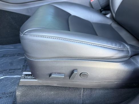 Used 2020 Tesla Model Y Long Range image 31