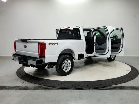 Used 2025 Ford F250 XLT w/ FX4 Off-Road Package AWD/4WD image 29