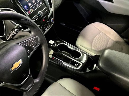 Used 2021 Chevrolet Equinox LS w/ LS Convenience Package image 14