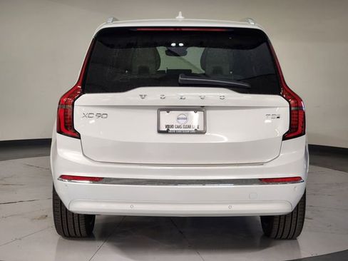 New 2026 Volvo XC90 T8 Ultra w/ Protection Package Premier image 10