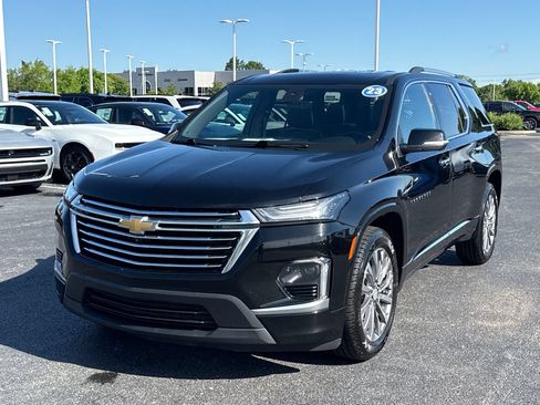 Used 2023 Chevrolet Traverse Premier AWD/4WD image 6