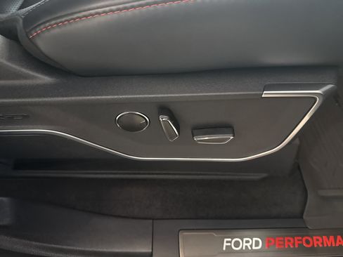 Used 2025 Ford F150 Raptor image 15