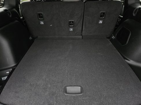 New 2026 Jeep Grand Cherokee Limited RWD image 9