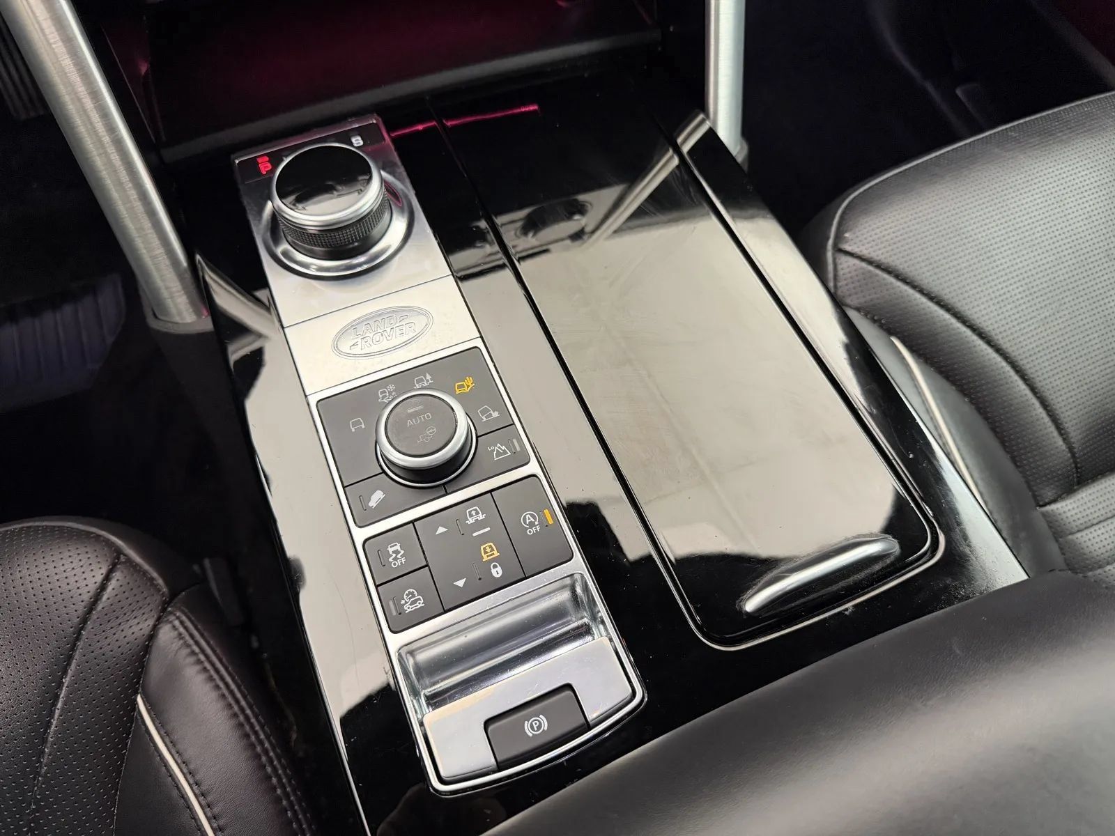 Used 2019 Land Rover Discovery HSE Luxury AWD/4WD image 41