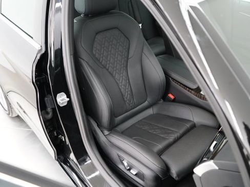 Used 2023 BMW 530e xDrive w/ Convenience Package image 44