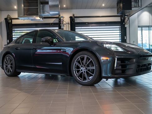 New 2025 Porsche Panamera 4 image 7