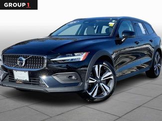 Used 2026 Volvo V60 B5 Cross Country Plus w/ Protection Package Premier video 1