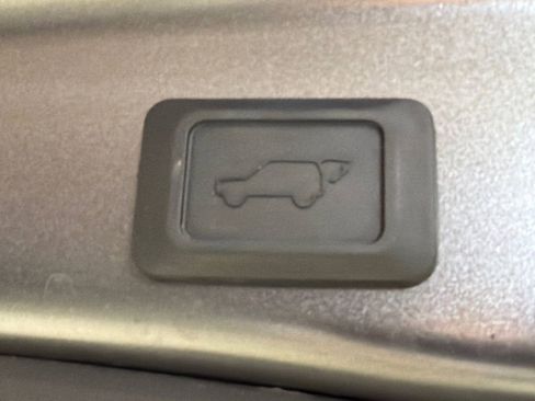 Used 2025 Toyota RAV4 XLE FWD image 20