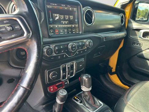 Used 2018 Jeep Wrangler Unlimited Rubicon AWD/4WD image 15