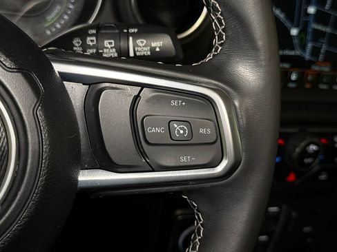 Used 2022 Jeep Wrangler Unlimited Sahara AWD/4WD image 26