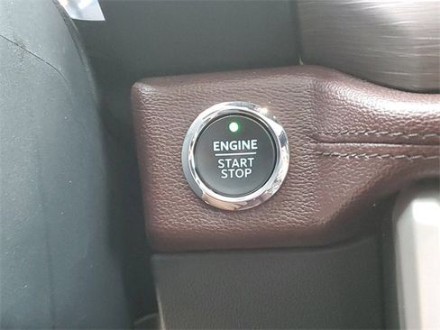 Used 2022 Ford Expedition Limited image 22