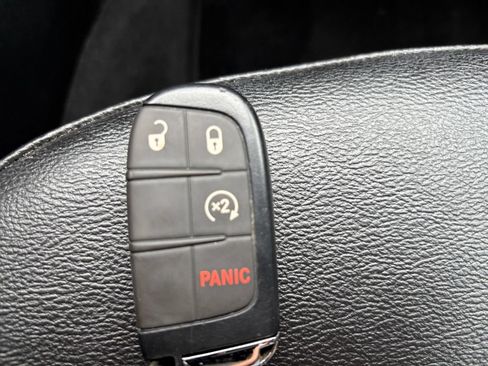 Used 2025 Jeep Compass Limited AWD/4WD image 22