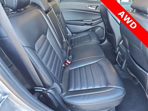 Used 2024 Ford Edge SEL image 17