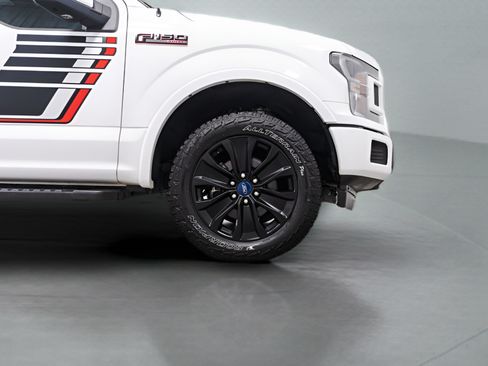 Used 2019 Ford F150 Lariat w/ Equipment Group 502A Luxury AWD/4WD image 9