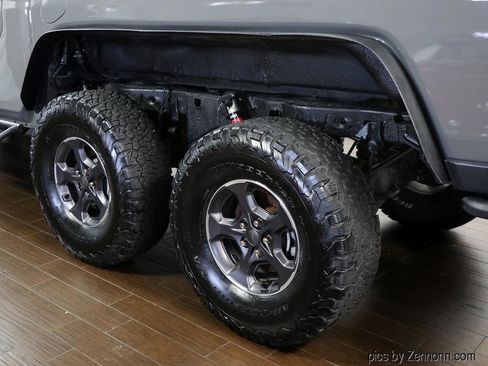 Used 2022 Jeep Gladiator Rubicon w/ LED Lighting Group image 13