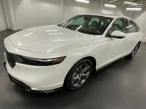 Certified 2025 Honda Accord EX-L image 1