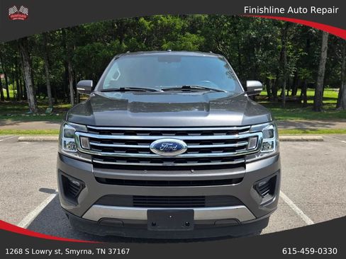 Used 2018 Ford Expedition XLT w/ Equipment Group 201A RWD image 2