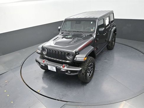 Used 2024 Jeep Wrangler Unlimited Rubicon w/ Convenience Group image 11