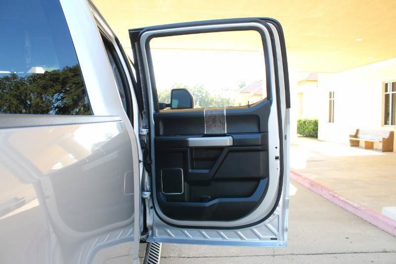 Used 2017 Ford F250 Lariat w/ Lariat Value Package AWD/4WD image 30