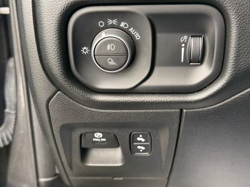 Used 2022 RAM 1500 Big Horn image 32